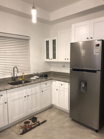 Kingston - Luxury Apartment - Centrally Located