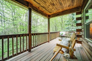 Terrace/patio - Peaceful Smoky Mountain Cabin w/ Deck & Fire Pit! (Waynesville)