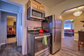 Dishwasher, coffee/tea maker - Downtown Cedar City House < 1/2 Mi to SUU Campus! (Cedar City)