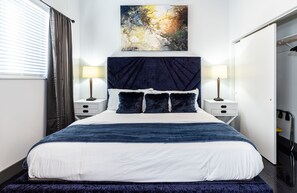 1 habitación, tabla de planchar con plancha, wifi y ropa de cama