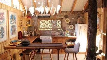 Superior Cabin (El Mirador) | Private kitchen | Fridge, oven, stovetop, coffee/tea maker