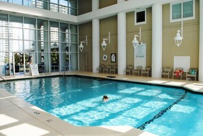 Indoor pool, outdoor pool - Beachfront - Panoramic Gulf Views - Walk to Restaurants - Heated Pool + Hot Tub (Destin)