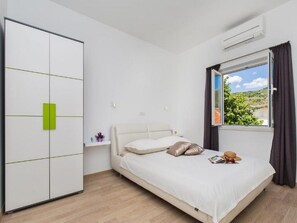 2 bedrooms, WiFi, bed sheets - Apartments St.Thomas - Deluxe Two-Bedroom Apartment (Dubrovnik)