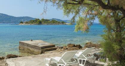Holiday Home Neda - Three-Bedroom Holiday Home with Terrace and Sea View