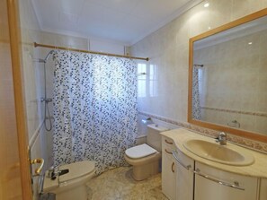 Hair dryer, towels