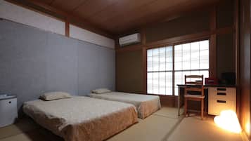 Japanese Style Room (303) | Individually decorated, individually furnished, desk, laptop workspace