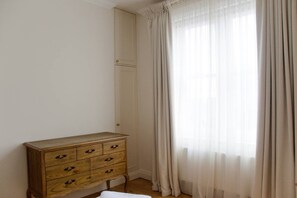 1 kamar tidur dan seprai linen