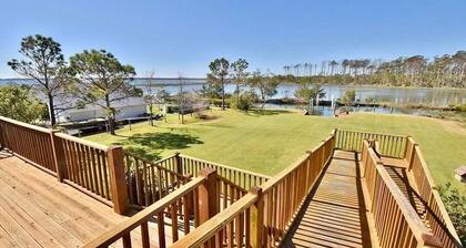 Retreat "Down East" in Beaufort! - Waterfront, Private Dock, Kayaks, & Serenity!
