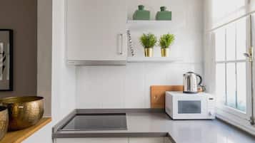 Apartment, 2 Bedrooms | Private kitchen