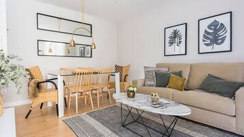 Apartment, 2 Bedrooms | Living area