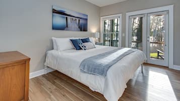 4 bedrooms, iron/ironing board, free WiFi, bed sheets