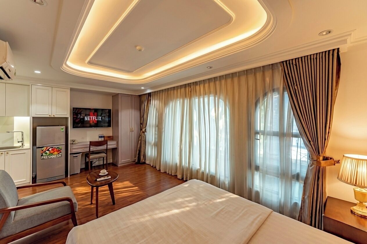 Deluxe Studio | Premium bedding, memory-foam beds, in-room safe, desk