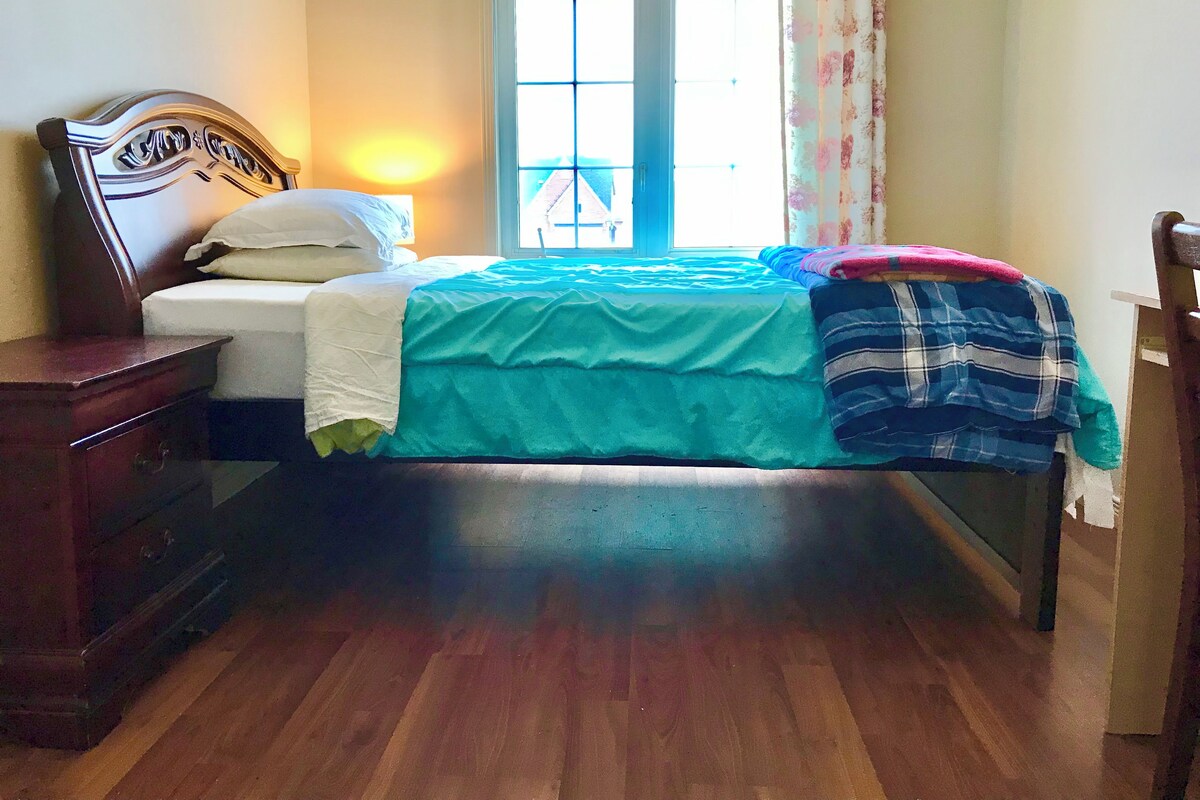 Comfort Room | Egyptian cotton sheets, premium bedding, down comforters, pillowtop beds