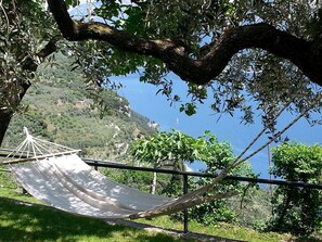 Property grounds - melograno: with stunning lake view (Tignale)