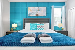 6 bedrooms, iron/ironing board, travel cot, free WiFi - Villa 9020 - Near Parks, Free Pool/Spa Heat, Game Rm, & PS5! UPDATED MAY 2026! (Champions Gate)