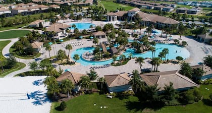 Elegante Resort Villa cerca de Disney con piscina privada / spa, sala de juegos, PS4 y XBOX1