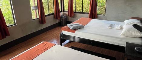 3 bedrooms, WiFi, bed sheets