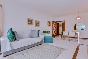 TV, fireplace - Varandas do Sul - Near Vilamoura Marina (Vilamoura)