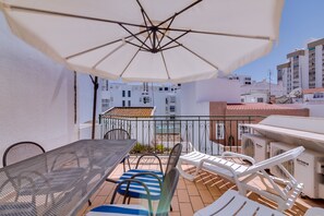 Outdoor dining - Casa Luz - Quarteira (Quarteira)