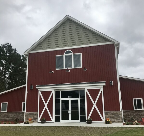 Exterior - Moonlight Suite 196* (New Bern)