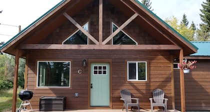 Kaunis, uusi mökki lähellä Glacier Parkia, Flathead Lake & Whitefish Mountainia.