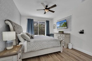 6 habitaciones, tabla de planchar con plancha y cuna de viaje 