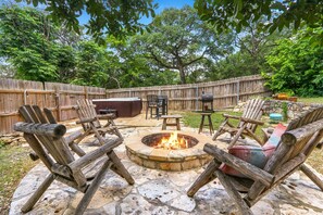 Property grounds - Mi Rancho- 2 bed/2 bath-Hot tub, Fire pit, and Pinball machine! (Wimberley)