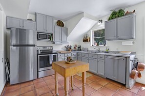 Frigorífic, microones, forn i placa de cuina 