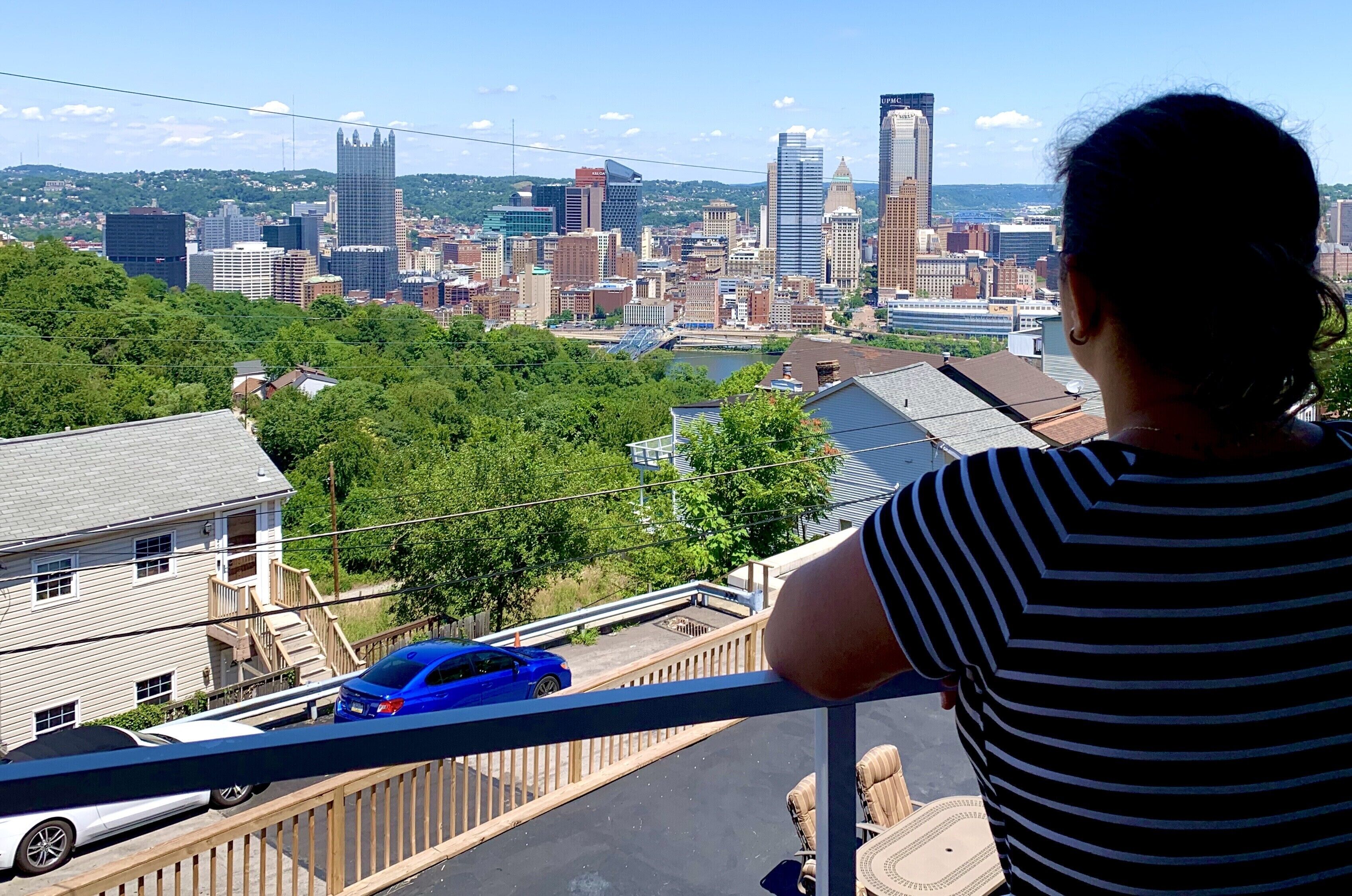 Stunning skyline view of Pittsburgh 3 bedrooms