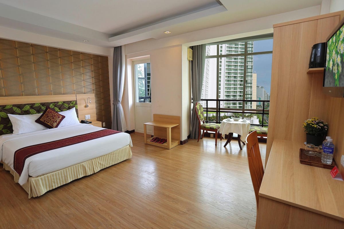 Free minibar items, in-room safe, desk, laptop workspace
