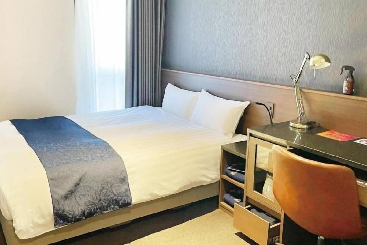 Blackout drapes, iron/ironing board, free WiFi, bed sheets