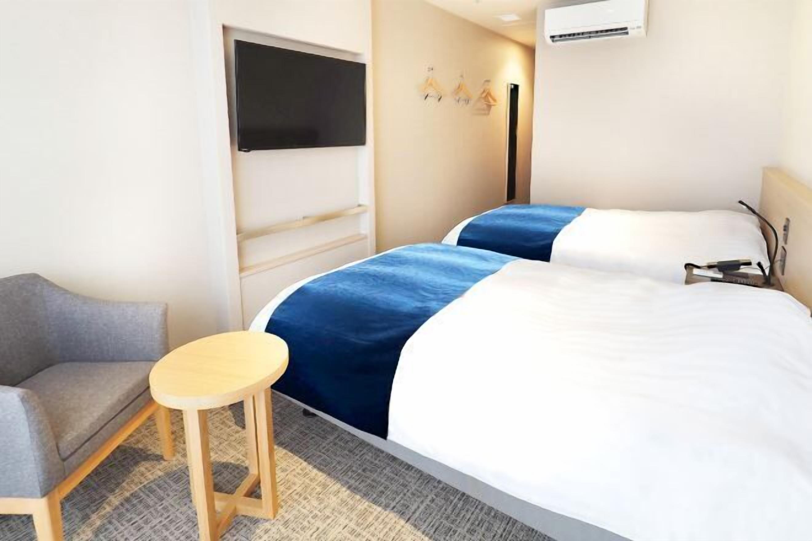 Blackout drapes, iron/ironing board, free WiFi, bed sheets