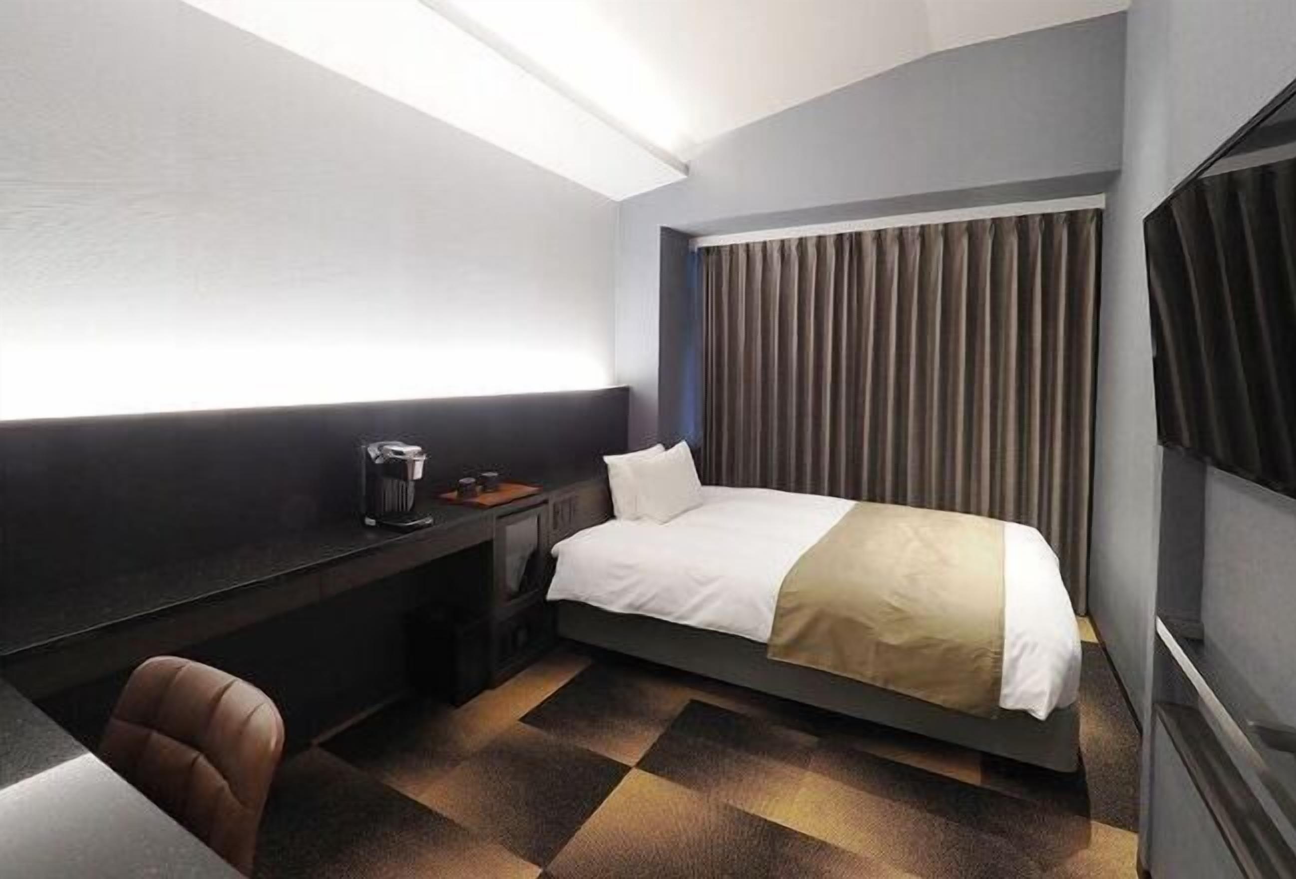 Blackout drapes, iron/ironing board, free WiFi, bed sheets