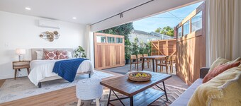 MILLION DOLLAR MAIN/GUEST HOUSE TO EXPERIENCE LA CLOSE TO SOFI WORLD CUP