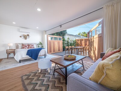 MILLION DOLLAR MAIN/GUEST HOUSE TO EXPERIENCE LA CLOSE TO SOFI WORLD CUP