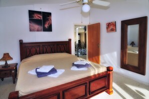 4 bedrooms, iron/ironing board, free WiFi, bed sheets
