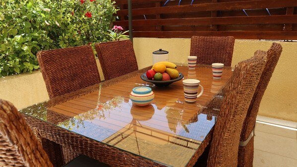 Outdoor dining