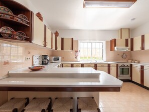 Kühlschrank, Ofen, Herdplatte, Geschirrspüler