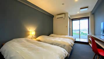 Standard Triple Room | Desk, free WiFi, bed sheets