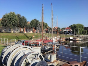 Unclassified image, 4 of 12, button