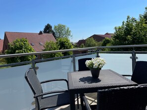 Outdoor dining - Bright balcony apartment Spiekeroog - Holiday apartment Spiekeroog (Wangerland)