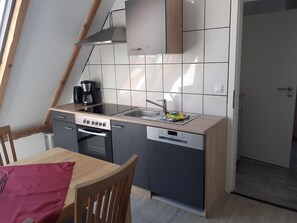 Køleskab, mikrobølgeovn, ovn, opvaskemaskine