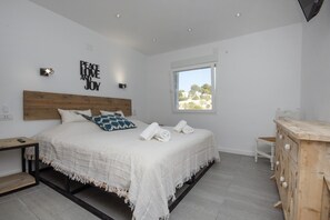 3 makuuhuonetta, silitysrauta/-lauta, Wi-Fi, vuodevaatteet