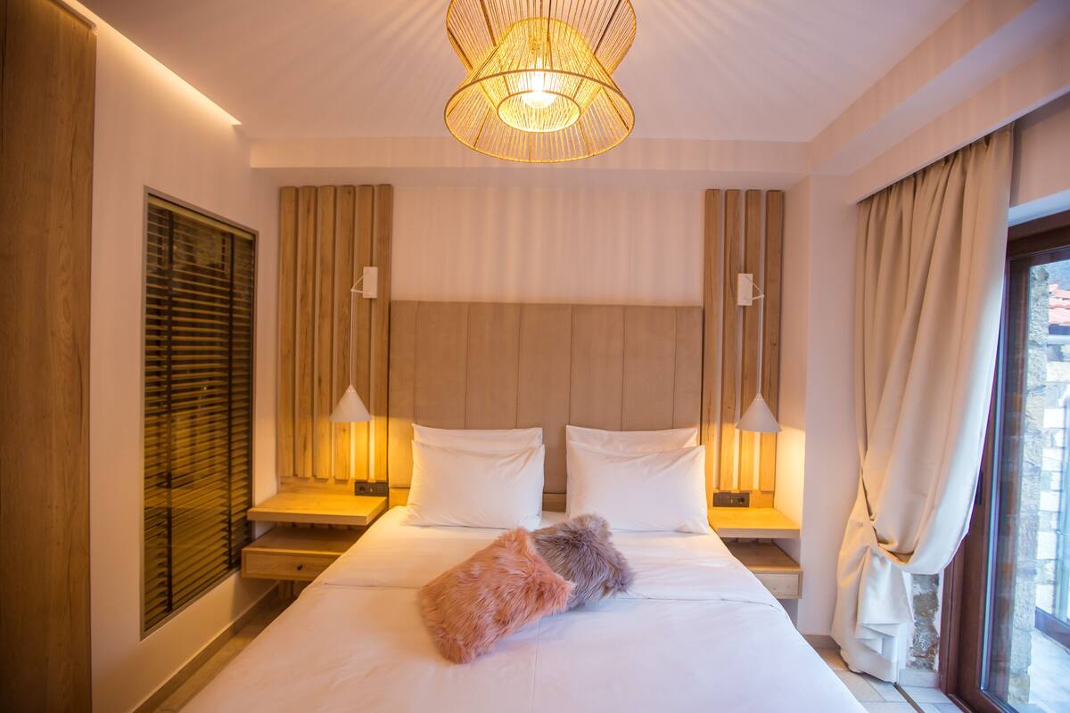 Erato Suite | Egyptian cotton sheets, premium bedding, Select Comfort beds