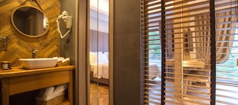 Adryades Luxury Apartments