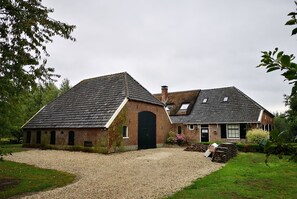 Exterior - The nicest farmhouse in Holland! [no Russians for the time being] (Epse)