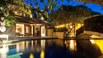 Indoor pool, outdoor pool