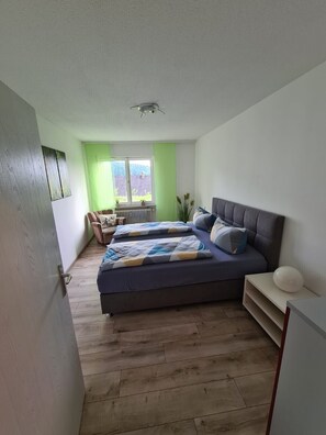 1 Schlafzimmer, Reisekinderbett, kostenloses WLAN, Bettwäsche