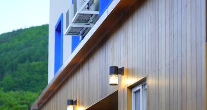 Bluemoon Guest House - Hostel