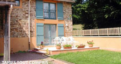 Gßte rénové à Montagny, terrasse, parking